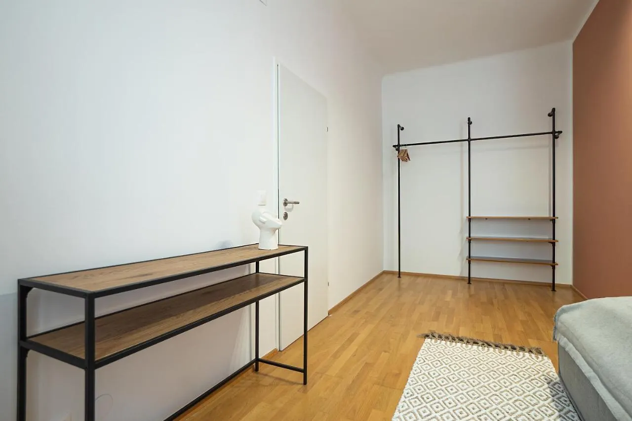 Bright 3-Room Apartment With A King-Size Bed Vienna